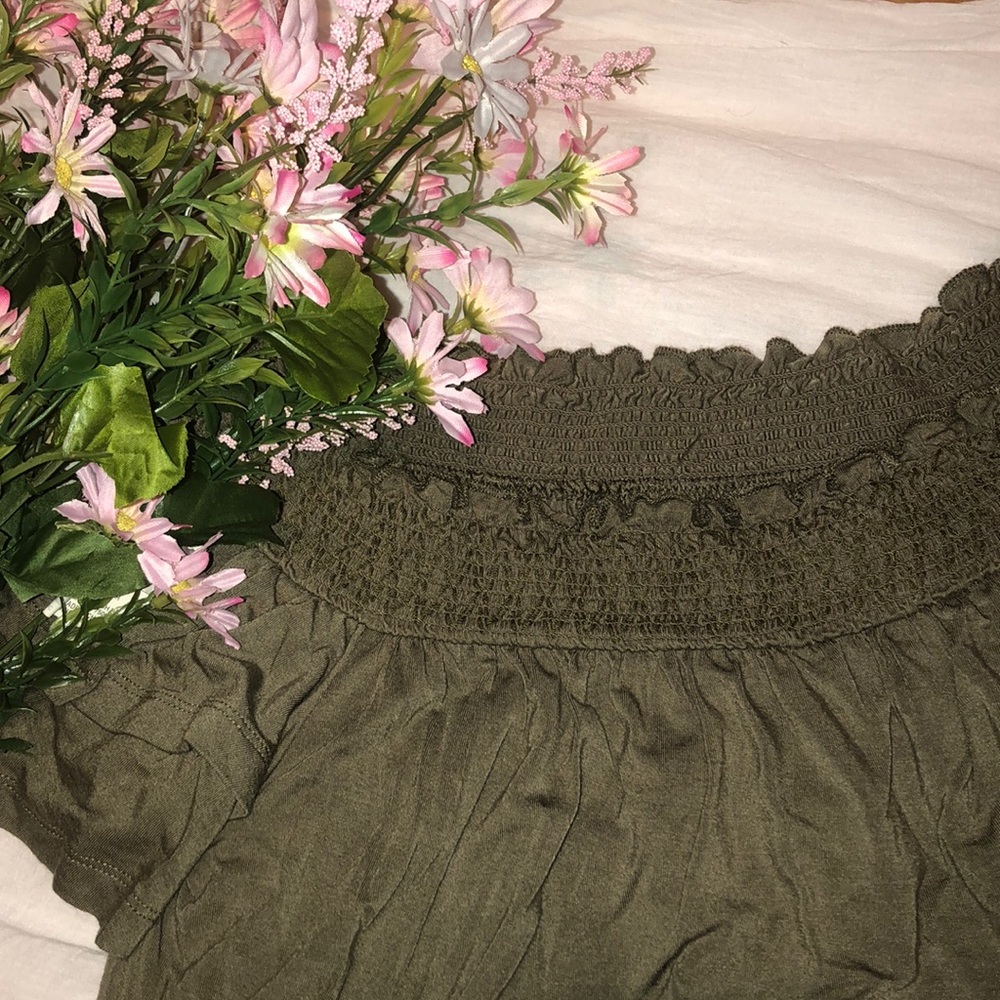 [ American Eagle ] S&S Over the Shoulder Tee